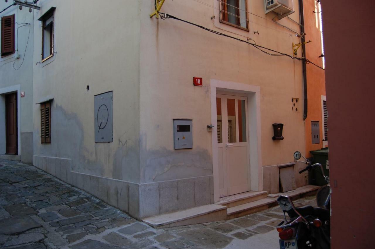 Apartments Dana Izola Esterno foto
